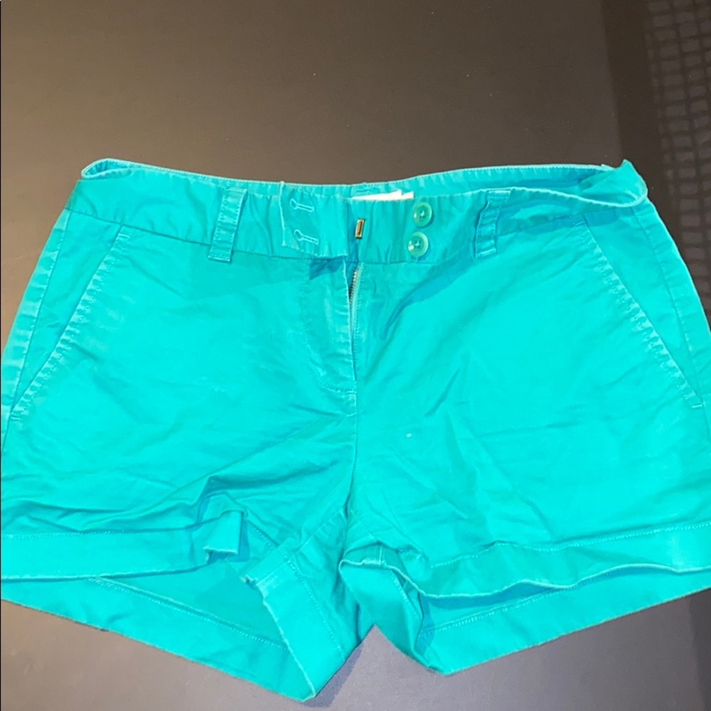 Kelly Green Vineyard Vines shorts